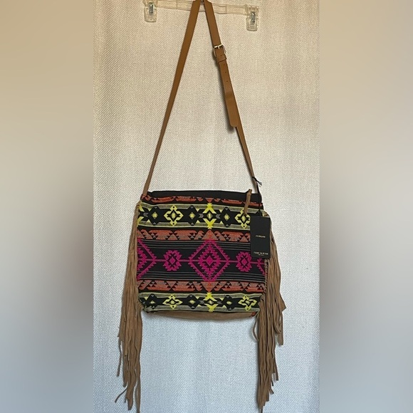 Shiraleah Handbags - NWT Shiraleah Premium crossbody